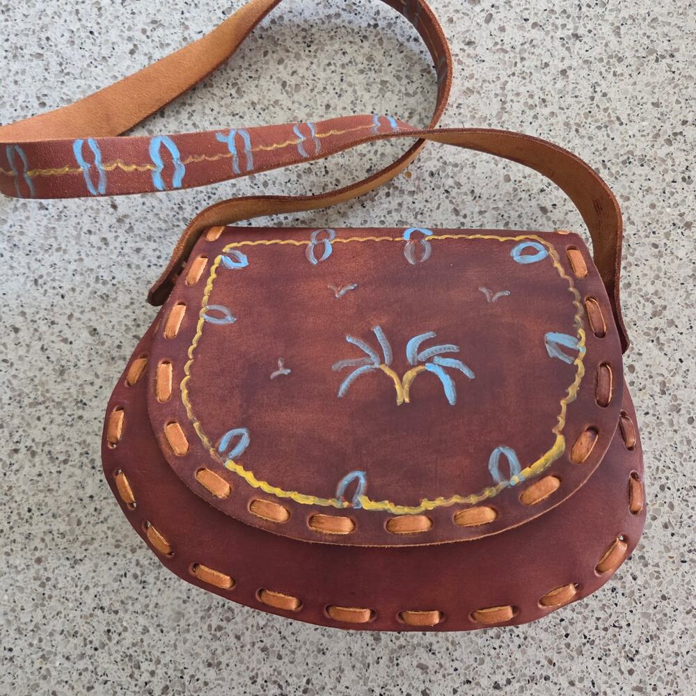 VTG 70s Hand Tooled Painted 100% Leather Saddle Bag Shoulder Purse Boho Hippie - Picture 13 of 14